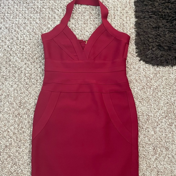 Red bandage dress with gold zipper at the back - Picture 1 of 3
